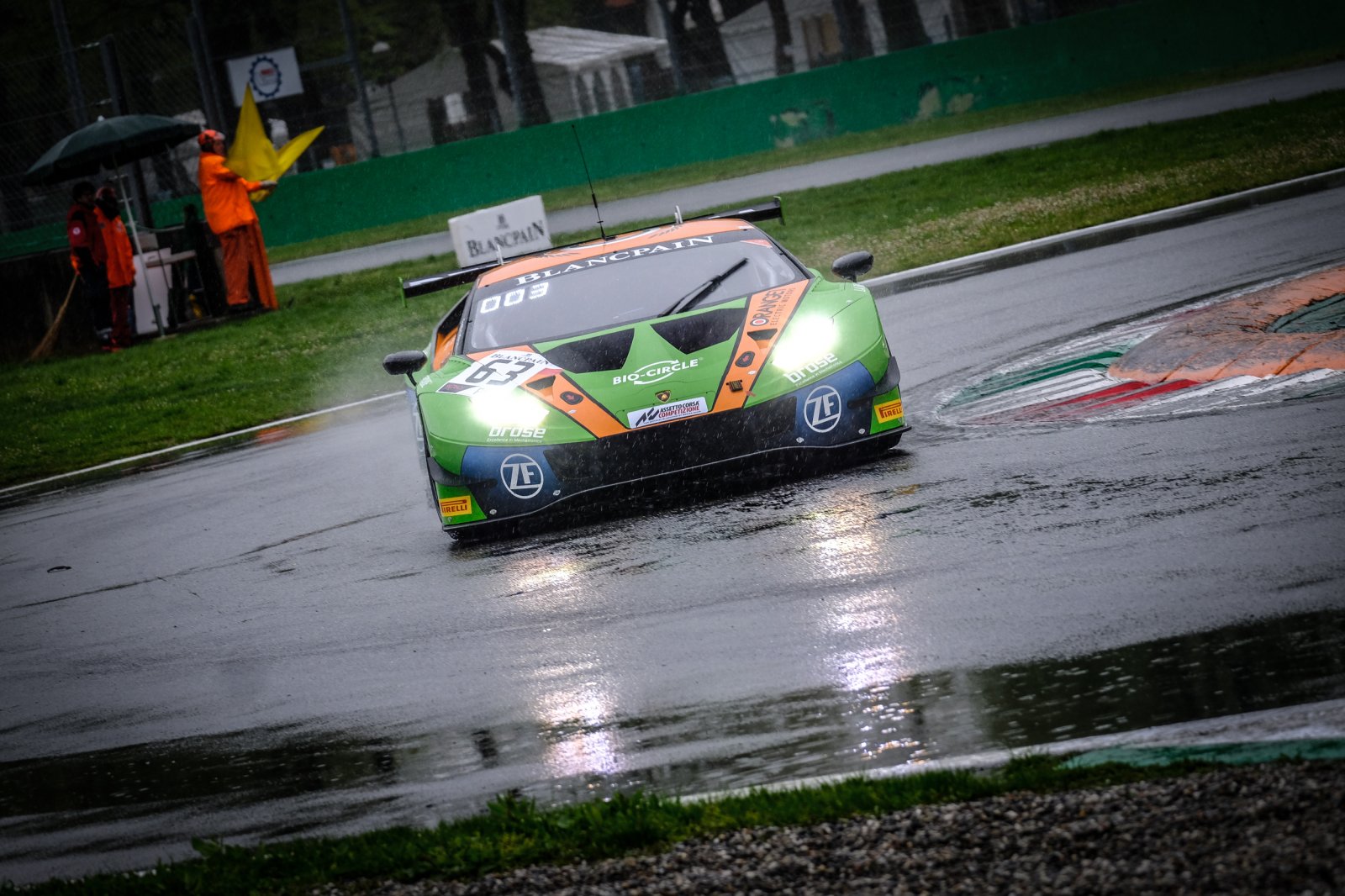 Grasser-Lamborghini emerges from rain-hit qualifying to bag pole position at Monza