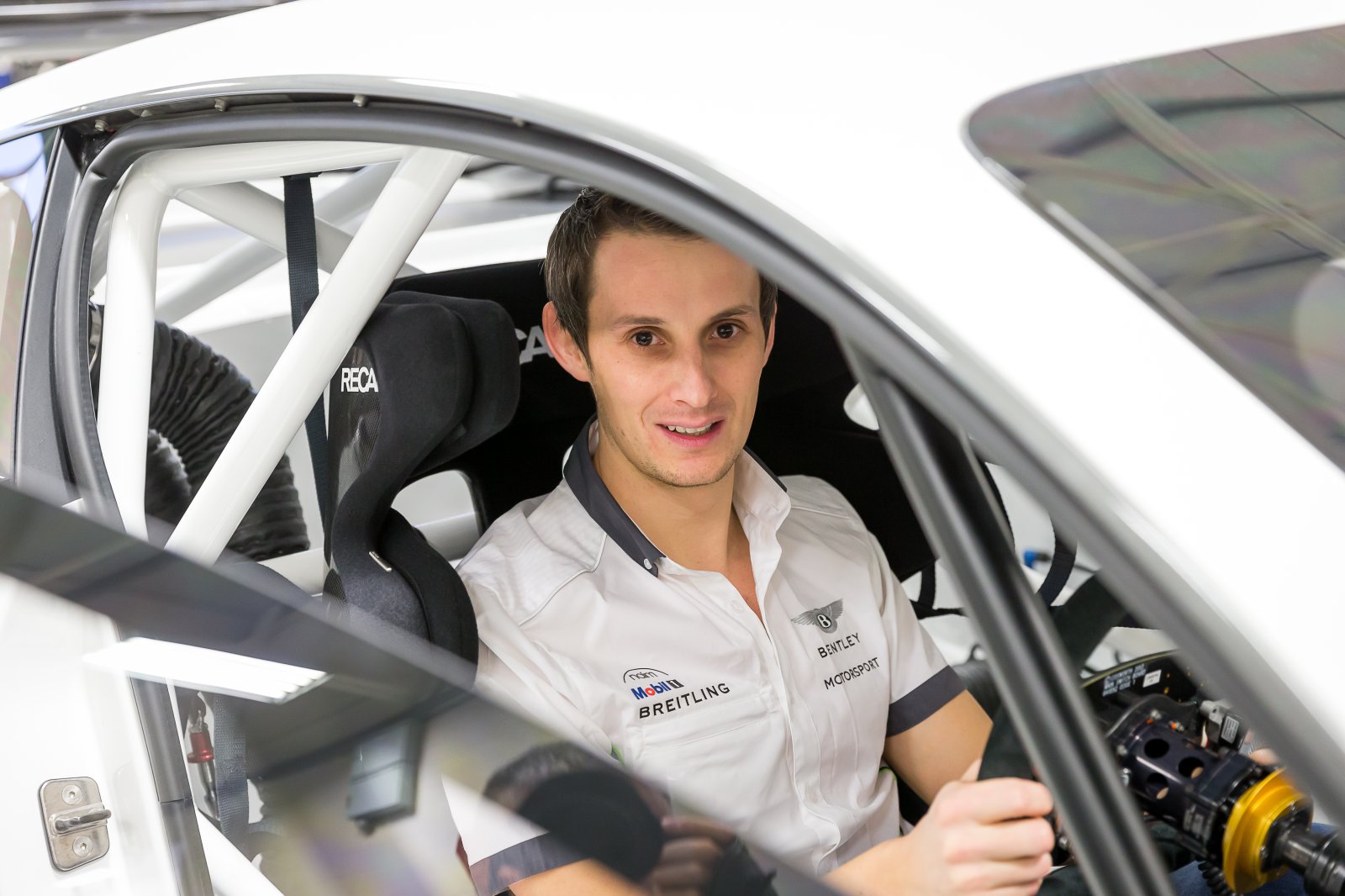 Bentley Motorsport signs British racing driver Oliver Jarvis