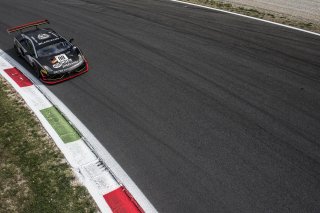 Kox (NED) – Von Thurn und Taxis (DEU) – Enge (CZE) / Lamborghini Gallardo GT3 FLII #88 REITER ENGINEERING