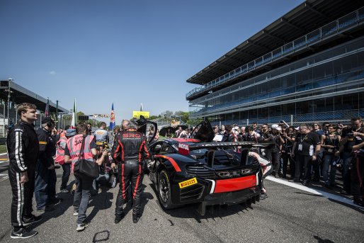 Demoustier (FRA) – Parente (PRT) – Premat (FRA) / Mclaren MP4-12C #98 ART GRAND PRIX | Brecht Decancq Photography / Brecht Decancq