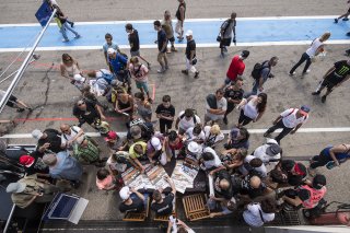 Autograph Session / Pitwalk 
