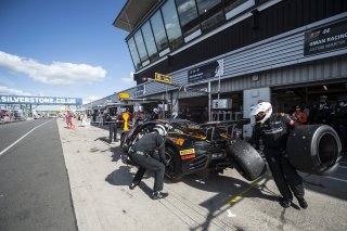Sarkissian (LEB) – Demirdjian (LEB) – Quaife (GBR) / Mclaren MP4-12C #16 BOUTSEN GINION