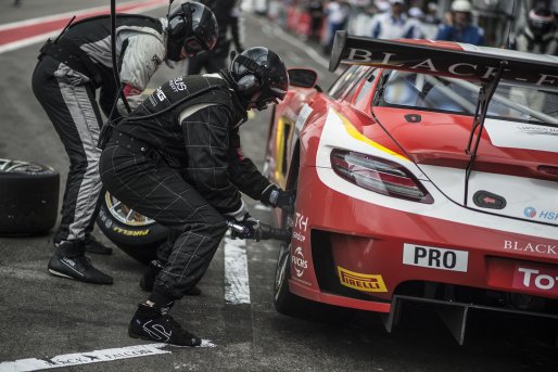 Black Falcon Pit Crew | Brecht Decancq Photography / Brecht Decancq