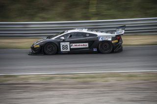 Kox (NED) - Rosina (CZE) / Lamborghini Gallardo GT3 FLII #88 REITER ENGINEERING