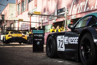 Pit Atmosphere - VITA4ONE RACING