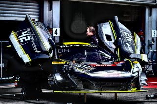 Pitlane Ambiance
