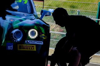 Pitlane Ambiance
