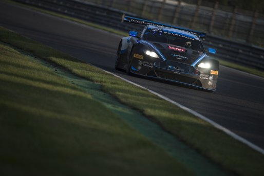 Gaw (GBR) – Dryburgh (GBR) – Onslow-Cole (GBR) – White (GBR) / Aston Martin Vantage GT3 #96 PGF–KINFAUN AMR | Brecht Decancq Photography / Brecht Decancq