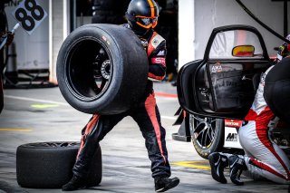 Free Practice 2 Pitlane