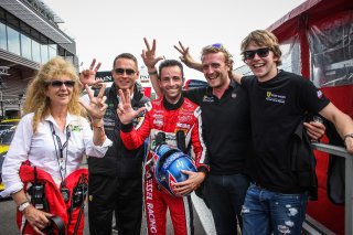 #11 KESSEL RACING (CHE) FERRARI 458 ITALIA MICHAEL BRONISZEWSKI (POL) ALESSANDRO BONACINI (ITA) MICHAEL LYONS (GBR) ANDREA PICCINI (ITA) WITH TIZIANA BORGHI (ITA) TEAM MANAGER