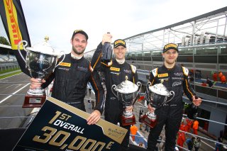 #58 GARAGE 59 (GBR) MCLAREN 650S GT3 ROB BELL (GBR) COME LEDOGAR (FRA) SHANE VAN GISBERGEN (NZL)