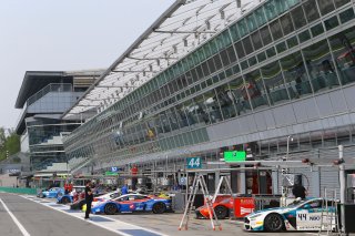 AMBIANCE PITLANE