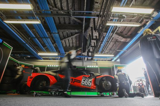 #666 BARWELL MOTORSPORT (GBR) LAMBORGHINI HURACAN GT3 MARK POOLE (GBR) RICHARD ABRA (GBR) JOE OSBORNE (GBR) | OLIVIER BEROUD / VISION SPORT AGENCY
