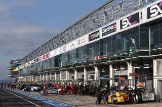 AMBIANCE PITLANE