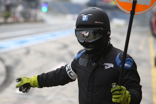 #30 TEAM PARKER RACING (GBR) BENTLEY CONTINENTAL GT3 CREW MEMBER | OLIVIER BEROUD / VISION SPORT AGENCY