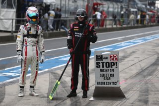 #22 NISSAN GT ACADEMY TEAM RJN (GBR) NISSAN GT R NISMO GT3 SEAN WALKINSHAW (GBR) AND CREW CHIEF