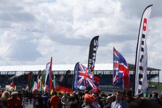 FLAGS ON STARTING GRID
