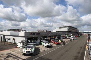 AMBIANCE PITLANE