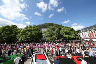 AMBIANCE PARADE