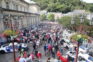 CROWD DURING PARADE