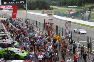 CROWDY PITLANE