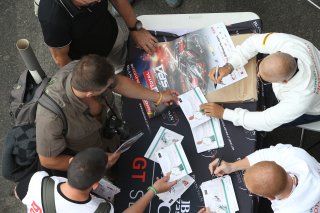 DRIVERS SIGNING AUTOGRAPHS FOR FANS
