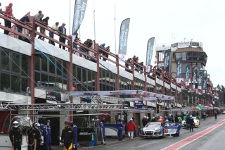 AMBIANCE PITLANE