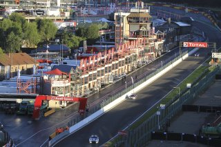 AMBIANCE PADDOCK & PITLANE
