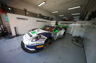 #911 HERBERTH MOTORSPORT (DEU) PORSCHE 991 GT3 R JURGEN HARING (DEU) ALFRED RENAUER (DEU) ROBERT RENAUER (DEU) PRO AM CUP