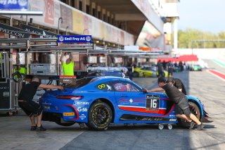 AMBIANCE PITLANE CARS DURING SETUP DAY
