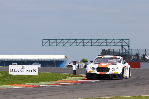 #30 TEAM PARKER RACING (GBR) BENTLEY CONTINENTAL GT3 DEREK PIERCE (GBR) CHRIS COOPER (GBR) CHRIS HARRIS (GBR) | OLIVIER BEROUD / VISION SPORT AGENCY