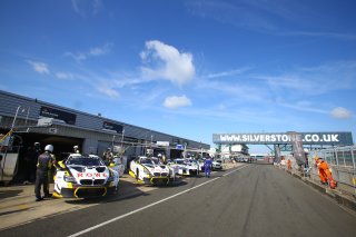 AMBIANCE PITLANE