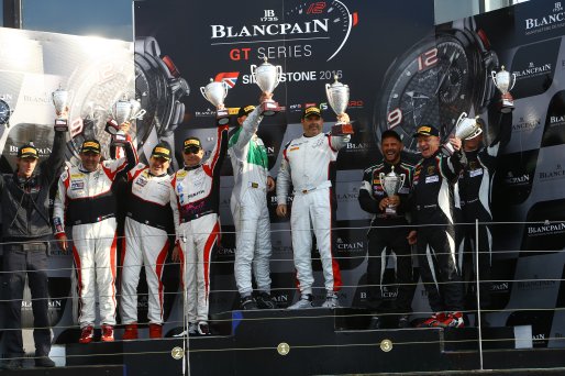 PODIUM OF THE AM CATEGORY | OLIVIER BEROUD / VISION SPORT AGENCY
