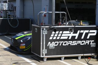SETUP DAY IN THE PITLANE