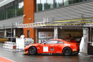 AMBIANCE PITLANE
