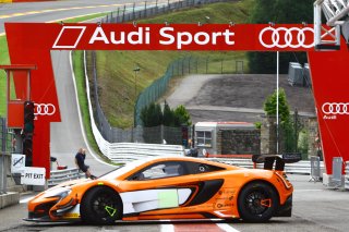 VON RYAN RACING (NZL) MCLAREN 650 S GT3 IN THE PITLANE