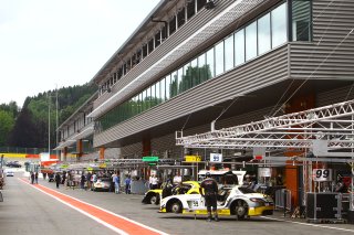 AMBIANCE PITLANE