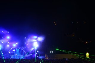 MARTIN SOLVEIG (FRA) DJ SET LIVE WITH CARS IN THE BACKGROUND