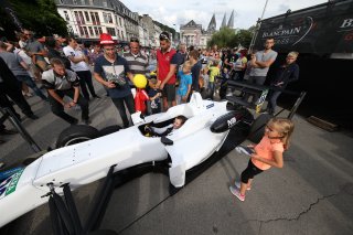 YOUNG FAN IN A F3 CAR