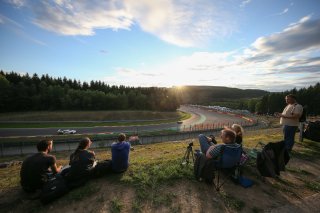 FANS TRACKSIDE