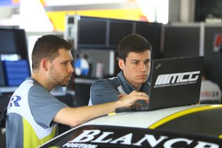 ROWE RACING (DEU) BMW M6 GT3 ENGINEERS