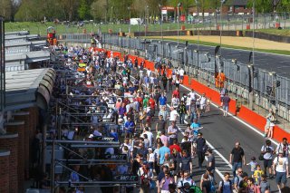 AUTOGRAPH SESSION