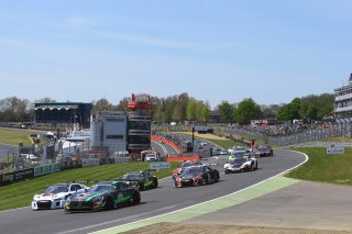 START OF THE QUALIFYING RACE #86 HTP MOTORSPORT (DEU) MERCEDES AMG GT3 JULES SZYMKOVIAK (NDl) BERND SCHNEIDER (DEU)