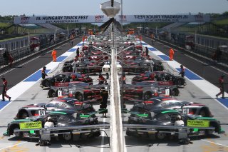 AMBIANCE PITLANE