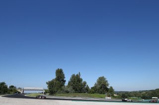 AMBIANCE TRACKSIDE