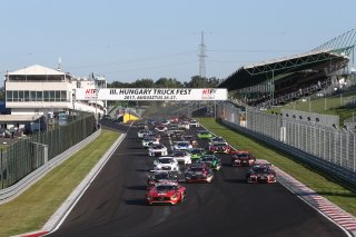 START OF THE QUALIFYING RACE