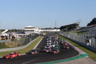 START OF THE QUALIFYING RACE