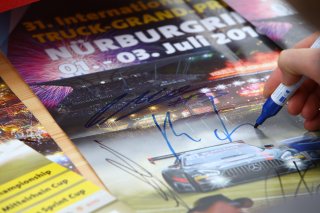 AMBIANCE AUTOGRAPH SESSION