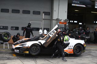 #58 GARAGE 59 (GBR) MCLAREN 650 S GT3 ALVARO PARENTE (PRT) ROB BELL (GBR)
