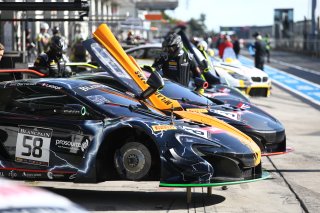 #58 STRAKKA RACING (GBR) MCLAREN 650S GT3 COME LEDOGAR (FRA) BEN BARNICOAT (GBR)